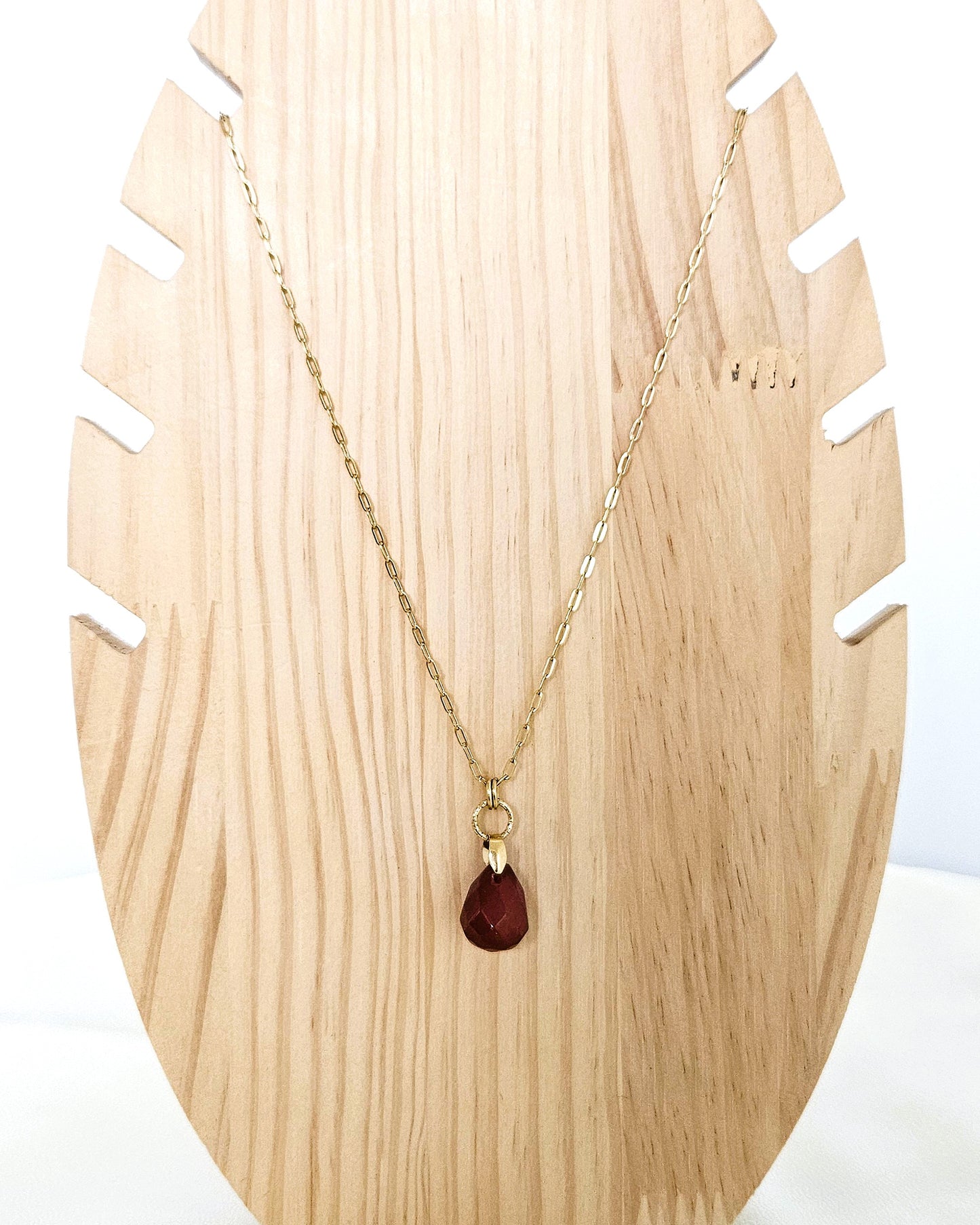 Collier Grenat