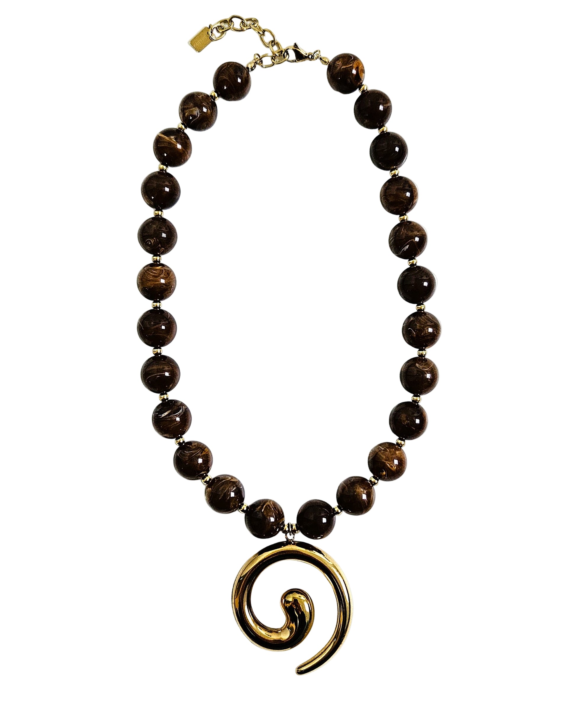 collier perles chocolat pendentif spirale doré