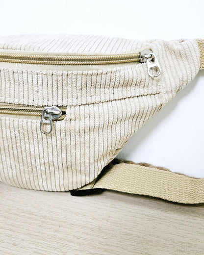 Sac banane Eva en velours côtelé beige