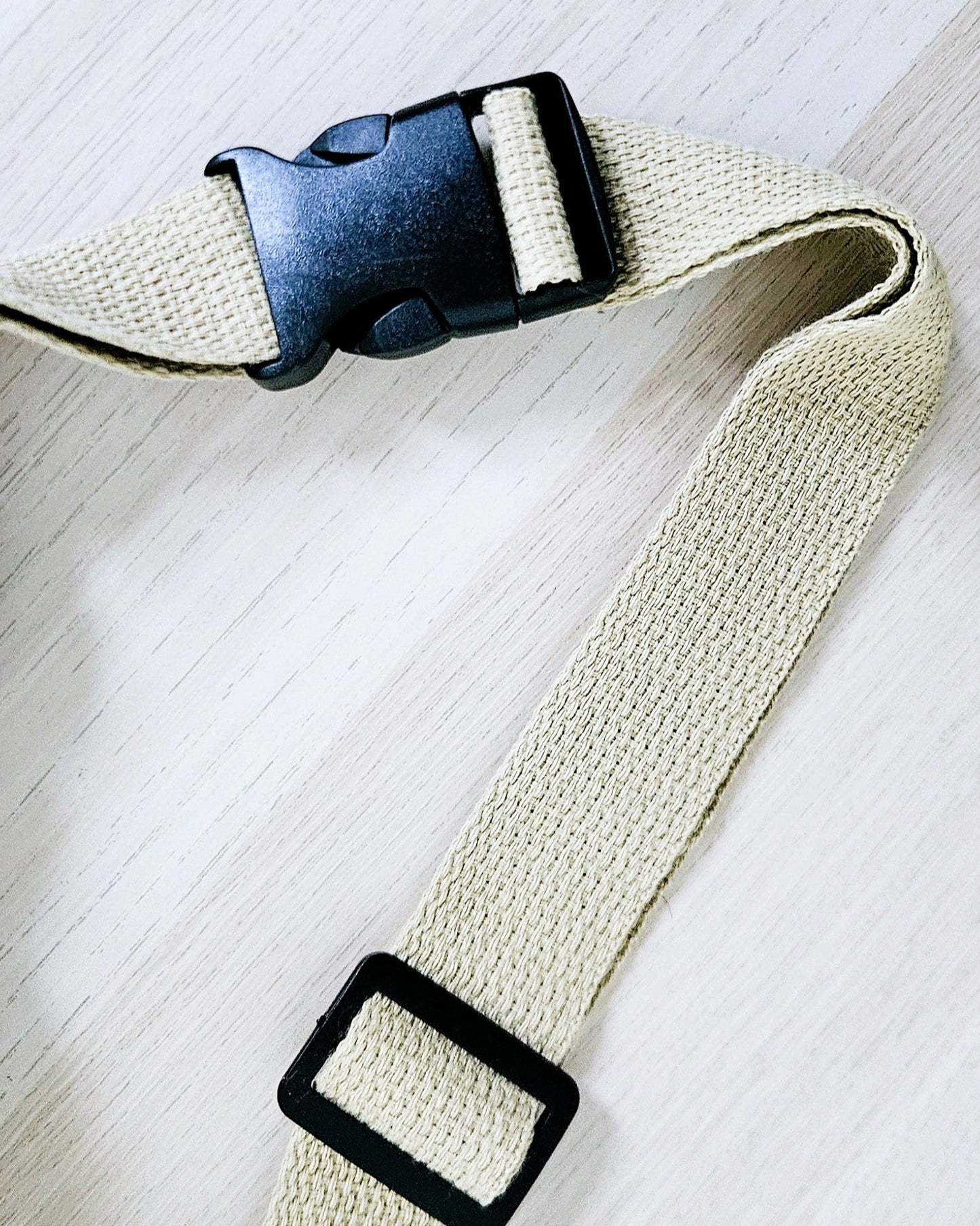 Sac banane Eva en velours côtelé beige