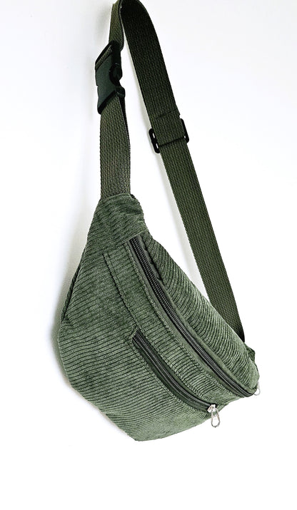Sac banane Eva en velours côtelé vert kaki
