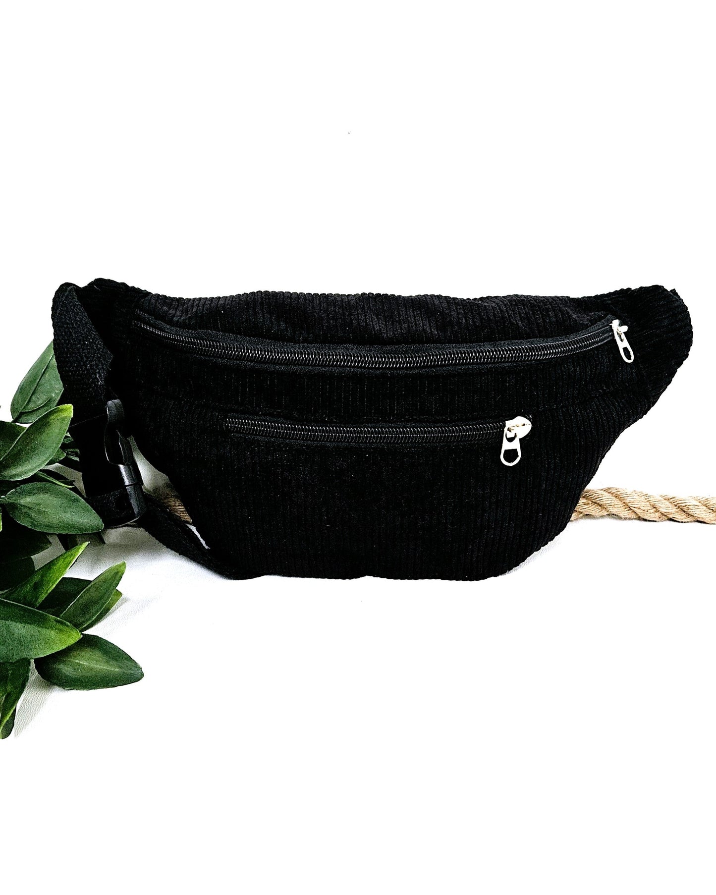 Sac banane Eva en velours côtelé noir