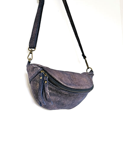 Sac banane Kim en cuir irisé indigo