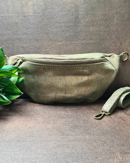 Sac banane Kim en cuir irisé kaki