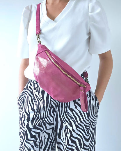 Sac banane Kim en cuir irisé rose