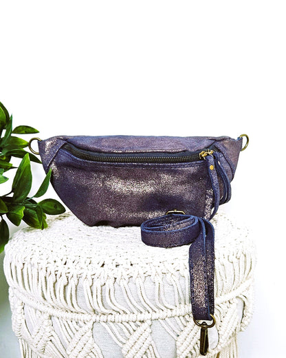Sac banane Kim en cuir irisé indigo