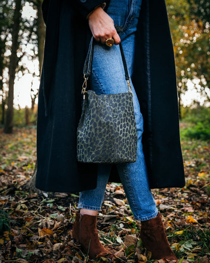 Sac seau léopard kaki