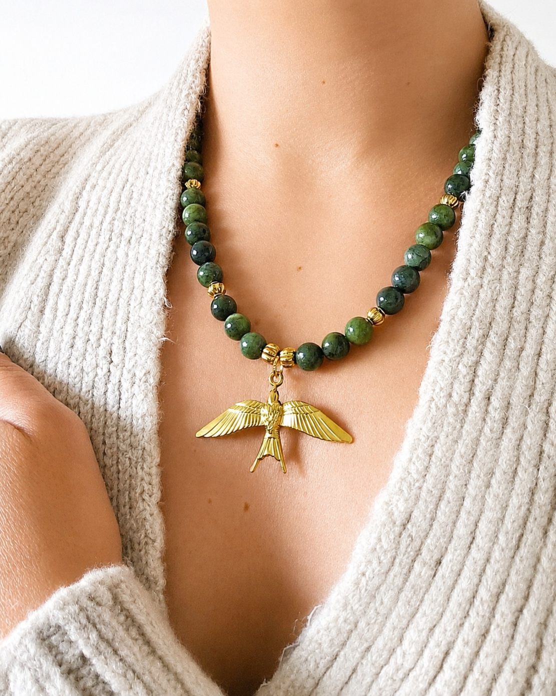 Collier Hirondelle perles de jade - création Bahia