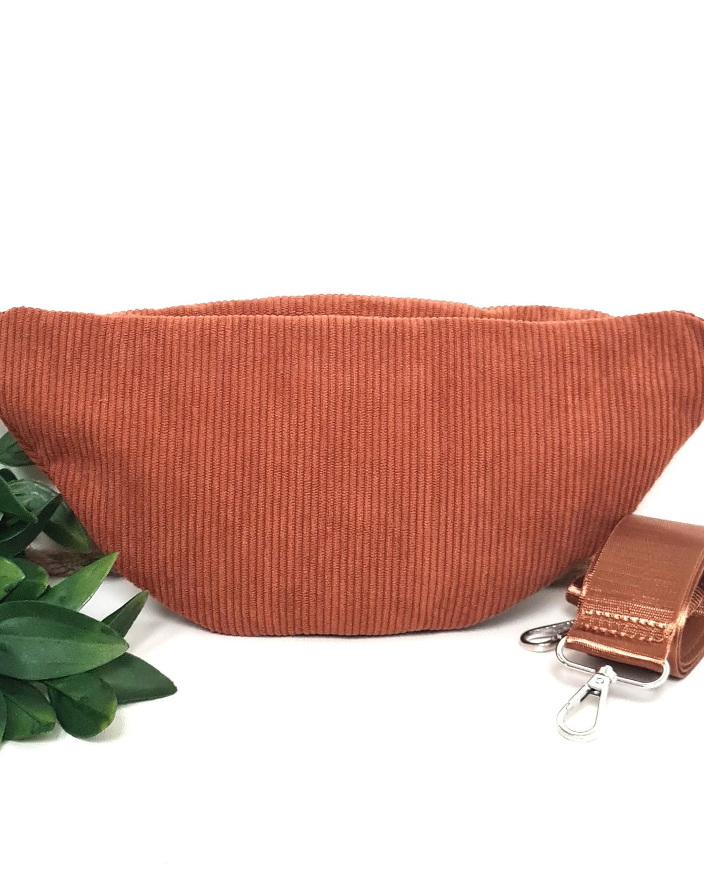 Sac banane Vic en velours côtelé camel