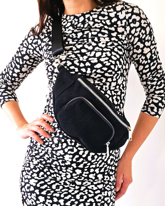 Sac banane Vic en velours côtelé noir