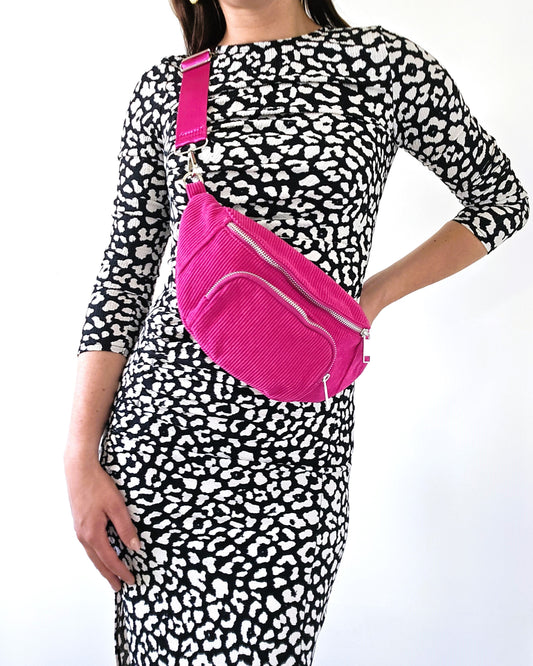 Sac banane Vic en velours côtelé rose
